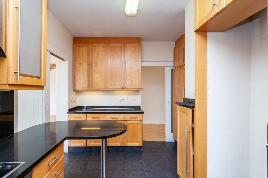 3 Bedroom Property for Sale in Sea Point Western Cape